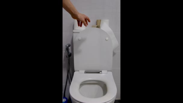 Hand Pressing Toilet Water — Wideo stockowe