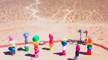 Yedi Sihirli Dağ 'ın güzel manzarası Nevada' da turistik bir cazibe.