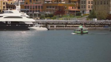 Victoria Vancouver Limanı 'nda bir yat, Kanada HD' de.