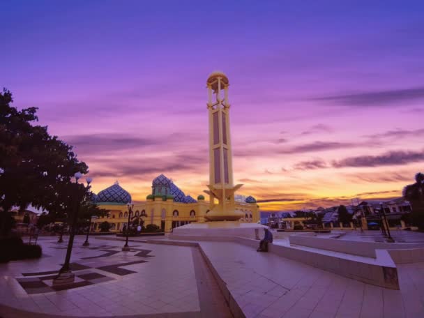 インドネシアのアルカロマ マルタプラの大モスクのタイムラプスビュー — ストック動画