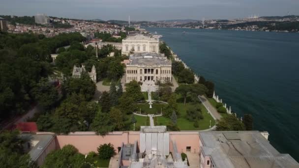 土耳其伊斯坦布尔Dolmabahce钟楼的鸟瞰美景 — 图库视频影像