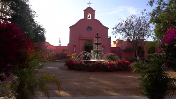 Old Church Fountain Adorned Flowers Sunny Day Hacienda Bodega Tacama — Stockvideo