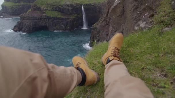 Closeup Footage Man Leg Laying Shore Sea Faroe Islands Denmark — Vídeo de Stock