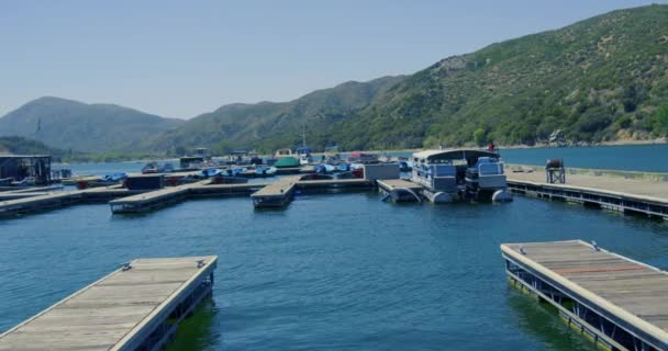 View Boats Parked Harbor Daytime Lake — Video Stock