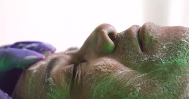 View Masseur Performing Face Massage Scrub Workplace — Video