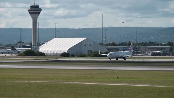 Літак Virgin Australia Аеропорту Перт Західна Австралія — стокове відео