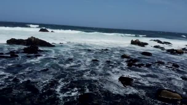Drone Footage Ocean Waves Hitting Rocky Beach — Wideo stockowe