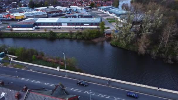 Aerial Shot Segment River Mersey Warrington Showing River Flood Defenses — Stockvideo