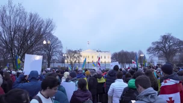 Video Pro Ukraine Protesters Gathered White House Russia Invaded Ukraine — Video