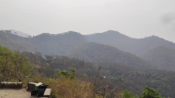 Beautiful View Uttarakhand Mountains Range Trees Mountains Foggy Sky India — Stock video