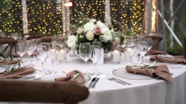 Bir tören için zarif bir masa.