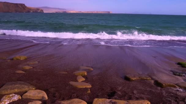 Прекрасный Вид Пляж Волнами Паракасе Перу — стоковое видео