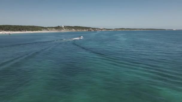 Drone Shot Boat Speeding Ocean Sunny Summer Day — Video Stock