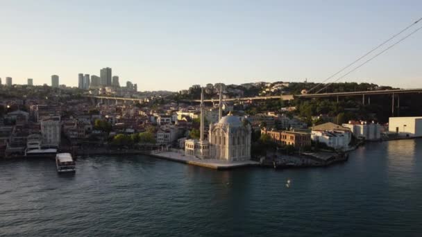 土耳其伊斯坦布尔的风景鸟瞰海岸线和城市建筑 — 图库视频影像