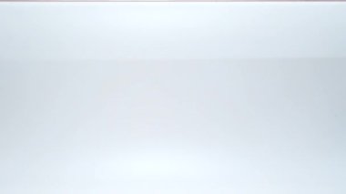 Yeşil mürekkebi temiz suyla karıştırırken inanılmaz güzel desenlerin HD 'si.