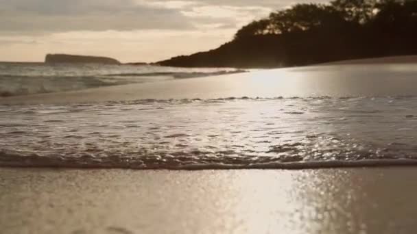 Slow Motion Shot Waves Makena Beach Maui Hawaii — Stockvideo