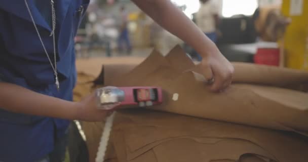 People Working Leather Factory — Vídeo de Stock