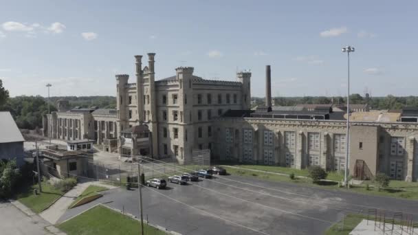 Scenic Shot Beautiful White Building Taken Drone — Vídeo de Stock