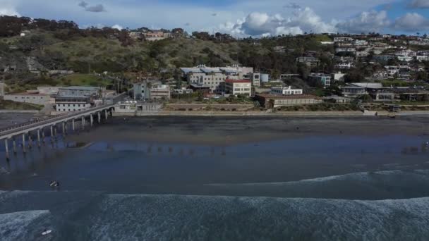 Drone Shot Jolla Shores Wavy Ocean View Coastal Houses Blue — Vídeos de Stock