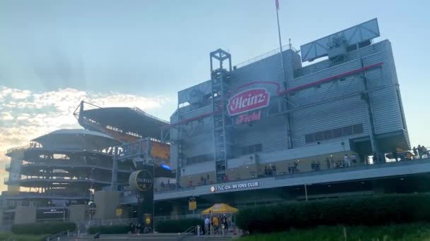 米国ペンシルベニア州ピッツバーグのハインツ フィールド フットボール スタジアムの外観 ピッツバーグ スチールナーズの家 — ストック動画
