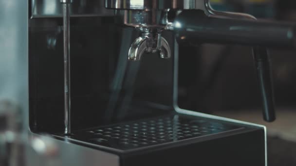 Male Hand Removing Grouphead Coffee Machine — Video Stock