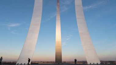 A 4k sunset timelapse of the metal pillars of the Air Force Memorial in Arlington Virginia.