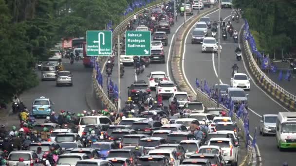 Jakarta Indonesien Juni 2022 Reger Verkehr Mit Chaotischen Fahrzeugen Auf — Stockvideo