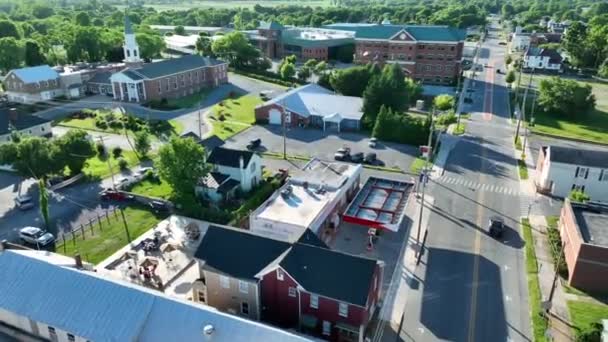 Drone Shot Road Cars Houses Town Charlestown West Virginia Usa — Wideo stockowe