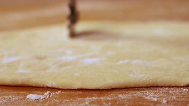 Cutting Flat Dough Pieces Pastry Wheel Cutter Detail — Vídeo de Stock