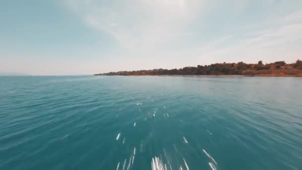 Hyperlapse Turquoise Sea Water Sunny Day View Boat — Wideo stockowe