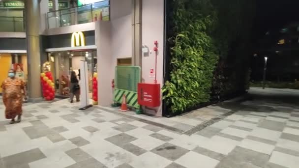 People Singapore North Plaza Heartland Mall — Stok video