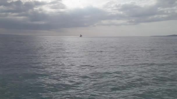 Small Boat Sailing Beautiful Sea Cloudy Day — Wideo stockowe