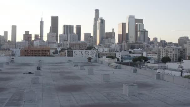 一个阳光明媚的早晨 从空中俯瞰现代纽约市的建筑物 — 图库视频影像