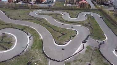 Ermenistan 'da go-kart eğlendirirken çekilmiş bir fotoğraf.
