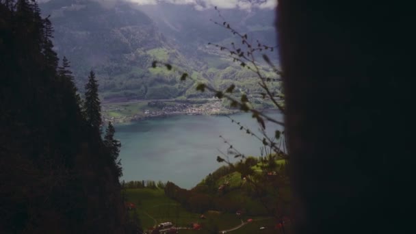 Ett Vackert Landskap Schweiziska Alperna Snöig Dag Den Molniga Himlen — Stockvideo