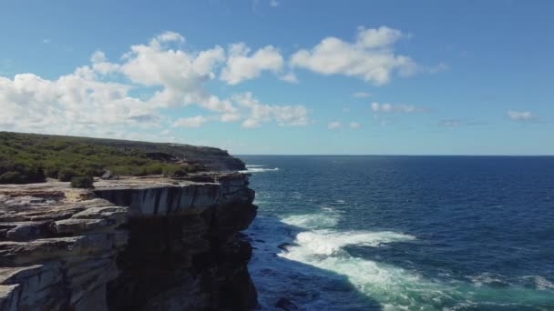 Prachtige Drone Beelden Van Groene Kustkliffen Blauwe Zee Australië — Stockvideo