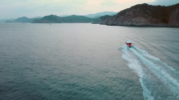 Luftaufnahmen Einer Bootsfahrt Einem Wunderschönen Sonnenuntergang Der Vinh Bay Vietnam — Stockvideo