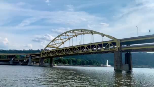 Yellow Suspension Bridge River Pennsylvania Usa — Stock video
