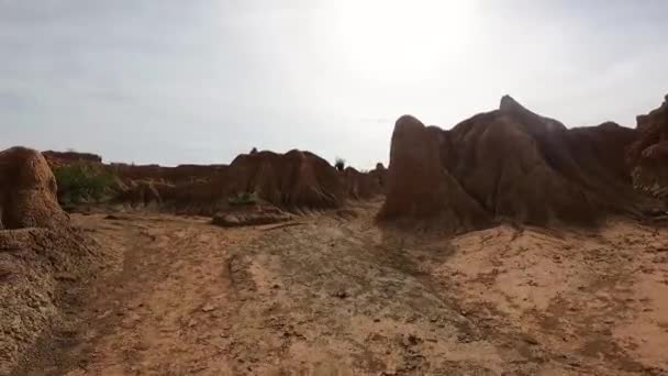 Πανοραμική Θέα Ενός Τοπίου Αμμόλοφους Και Λόφους — Αρχείο Βίντεο