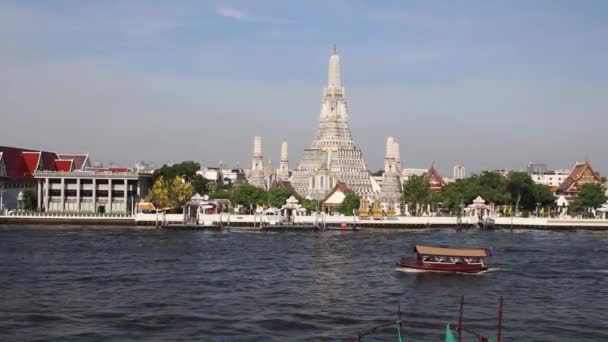 Templo Tailandês Wat Arun Rio Chao Phraya Bangkok Tailândia Ásia — Vídeo de Stock