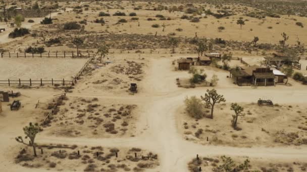 砂漠の村の空中撮影 — ストック動画