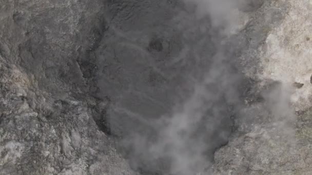セントルシア島の火山の泡立つ火口 — ストック動画