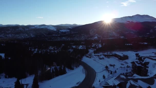 Aerial View Sunrise Dark Rocky Mountains Ski Town Breckenridge Colorado — Vídeo de Stock