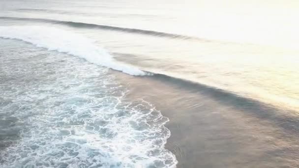 Beautiful View Splashing Sea Waves Sunset Sky Background — Video