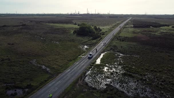 Aerial View Cyclists Riding Open Country Road Southampton United Kingdom — Stock videók