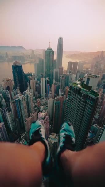 Vertical Point View Video Person Sitting Tall Building Skyline Hong — Vídeo de stock
