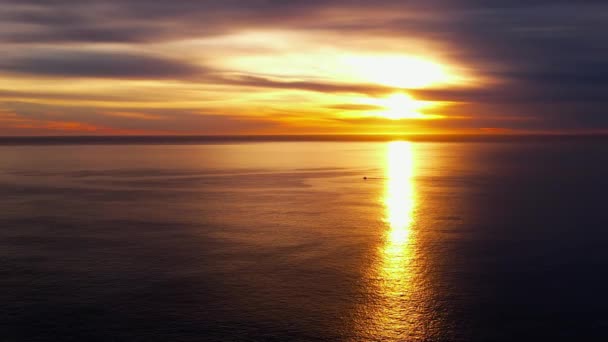 Aerial Footage Vast Ocean Vibrant Sunset Sky — Stockvideo