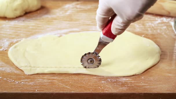 Cutting Flat Dough Pieces Pastry Wheel Cutter — Stockvideo