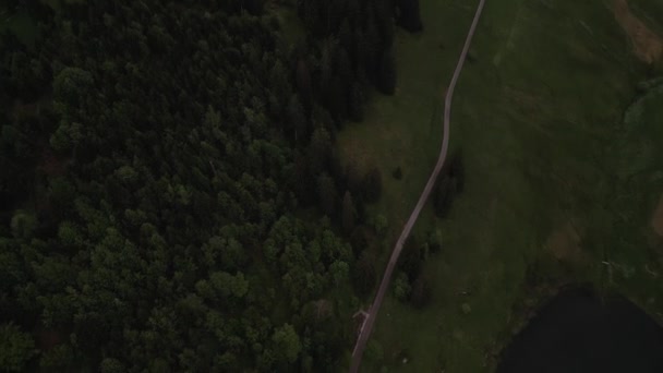スイス アッペンツェル アルプスのグラペレンゼーのドローン撮影 — ストック動画