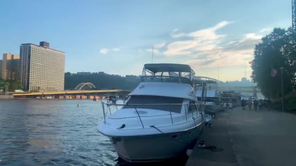 Allegheny River Waterfront Pittsburgh Pennsylvania Usa — Vídeo de stock